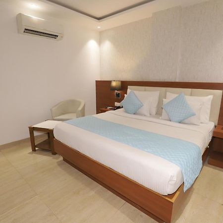 Nh Skye Suites New Delhi Exterior photo