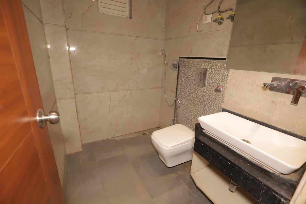 Nh Skye Suites New Delhi Exterior photo